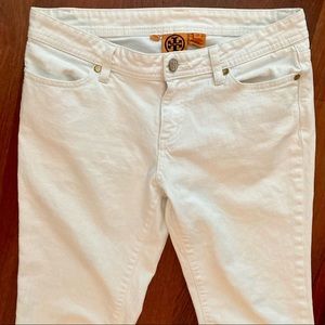 Tory Burch Cropped jeans in white 🤍